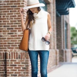 Cawlneck Sleeveless Sweater